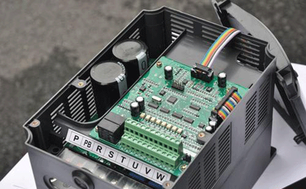 變頻器與西瑪電機(jī)的匹配問題。